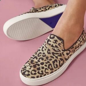 Rothy’s slip on sneakers in Desert Cat print.  Excellent condition.  Size 9.